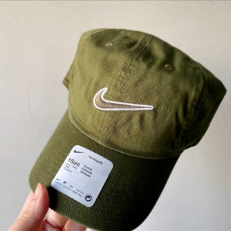 Nike HeriTage Sport Peak Cap