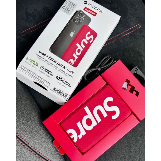 Supreme Mophie Snap Juice Powerbank red black