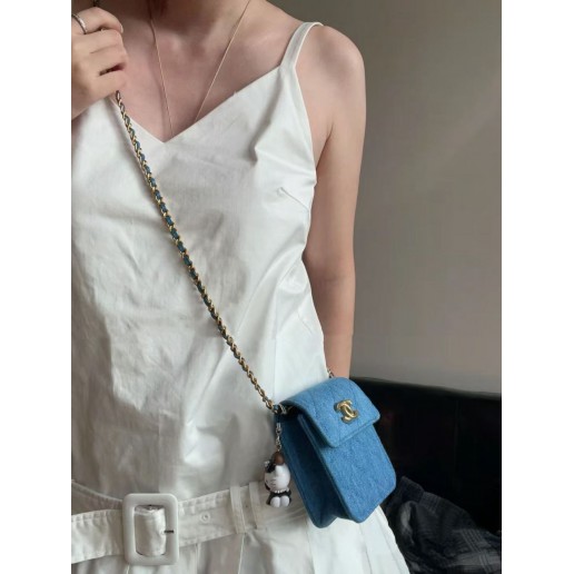 Chanel FW25 VIP Beauty Gifts Sling Denim