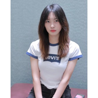 Levis SS23 White Navy top