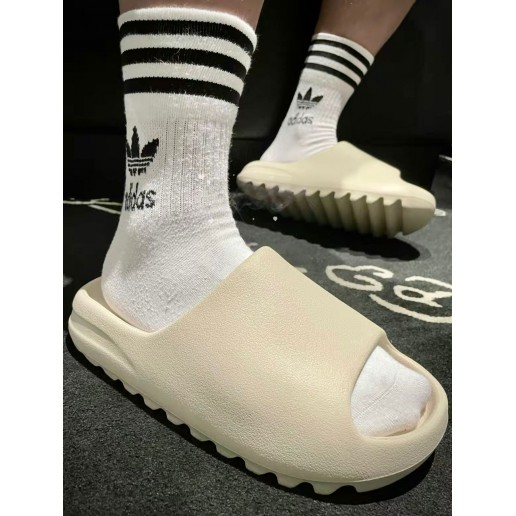 Yeezy Slide ’ Bone White ‘ 2022