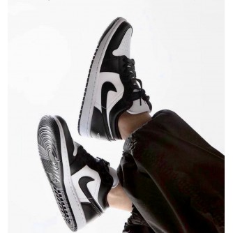 Nike Air Jordan 1 Low ’Panda‘