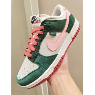 Nike Dunk All Petals United