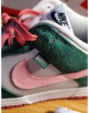 Nike Dunk All Petals United