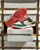 Nike Dunk All Petals United