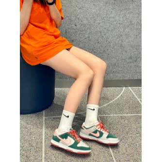 Nike Dunk All Petals United