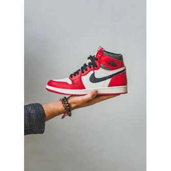 Nike AirJordan 1 Chicago ‘ Lost & Found ’ Oxidized re-release