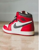 Nike AirJordan 1 Chicago ‘ Lost & Found ’ Oxidized re-release