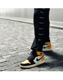 Nike AirJordan 1 ’ Taxi ‘ Yellow Toe 2022