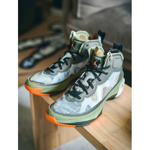 Nike x Undefeated x AirJordan 37 Military Green