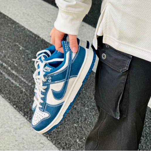 Nike Dunk Low ’Industrial Blue’