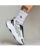 Yeezy Boost 700 MNVN Lacelessc ‘Analoh’