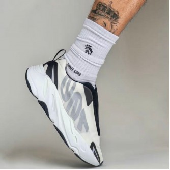 Yeezy Boost 700 MNVN Lacelessc ‘Analoh’