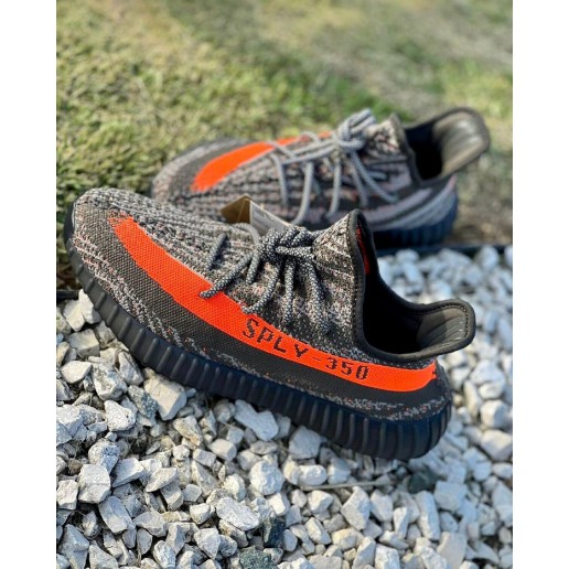 Yeezy Boost 350 ‘ Carbon ’  2023