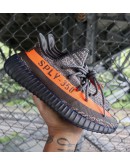 Yeezy Boost 350 ‘ Carbon ’  2023