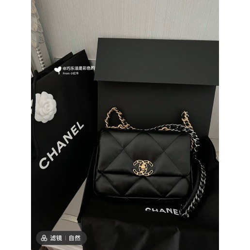 Ready Stock CHANEL 19 小号 small