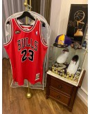 NBA Mitchell & Ness Chicago Bulls ‘ Michael Jordan ‘ 23th Jersey red 1997-1998